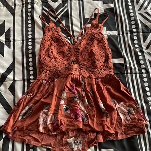 Lace Floral Tank Top - Rust